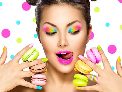 Bright manicures or «luscious» nail shades